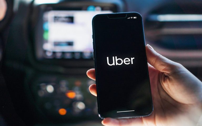 Hong Kong backs 10,000 ride-hailing permits as starting point
