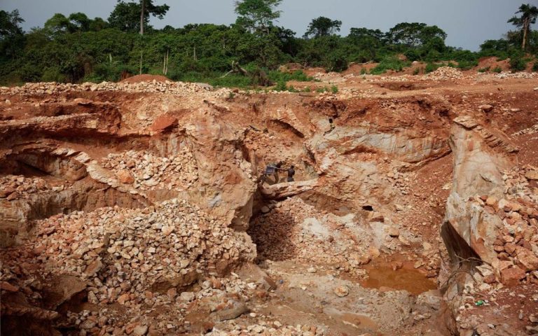 Landslide at illegal Angolan gold mine kills 28