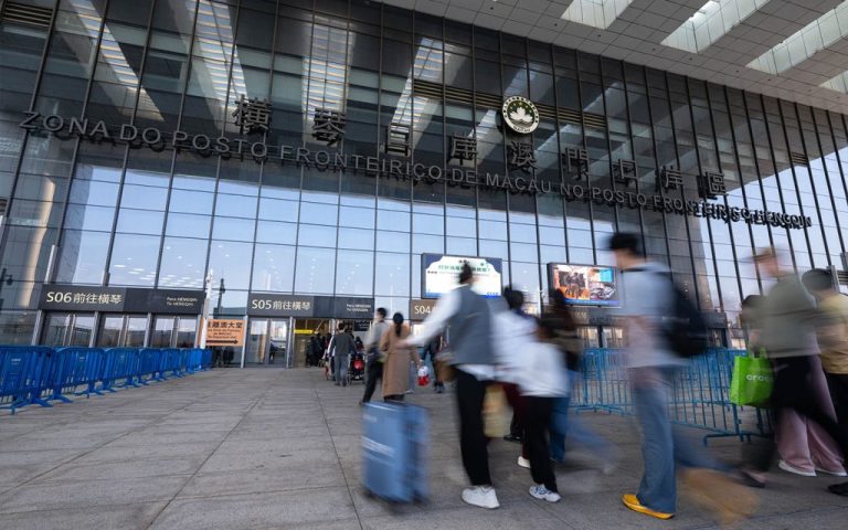 Cross-border remittance fee waived for Macao welfare recipients living in Guangdong