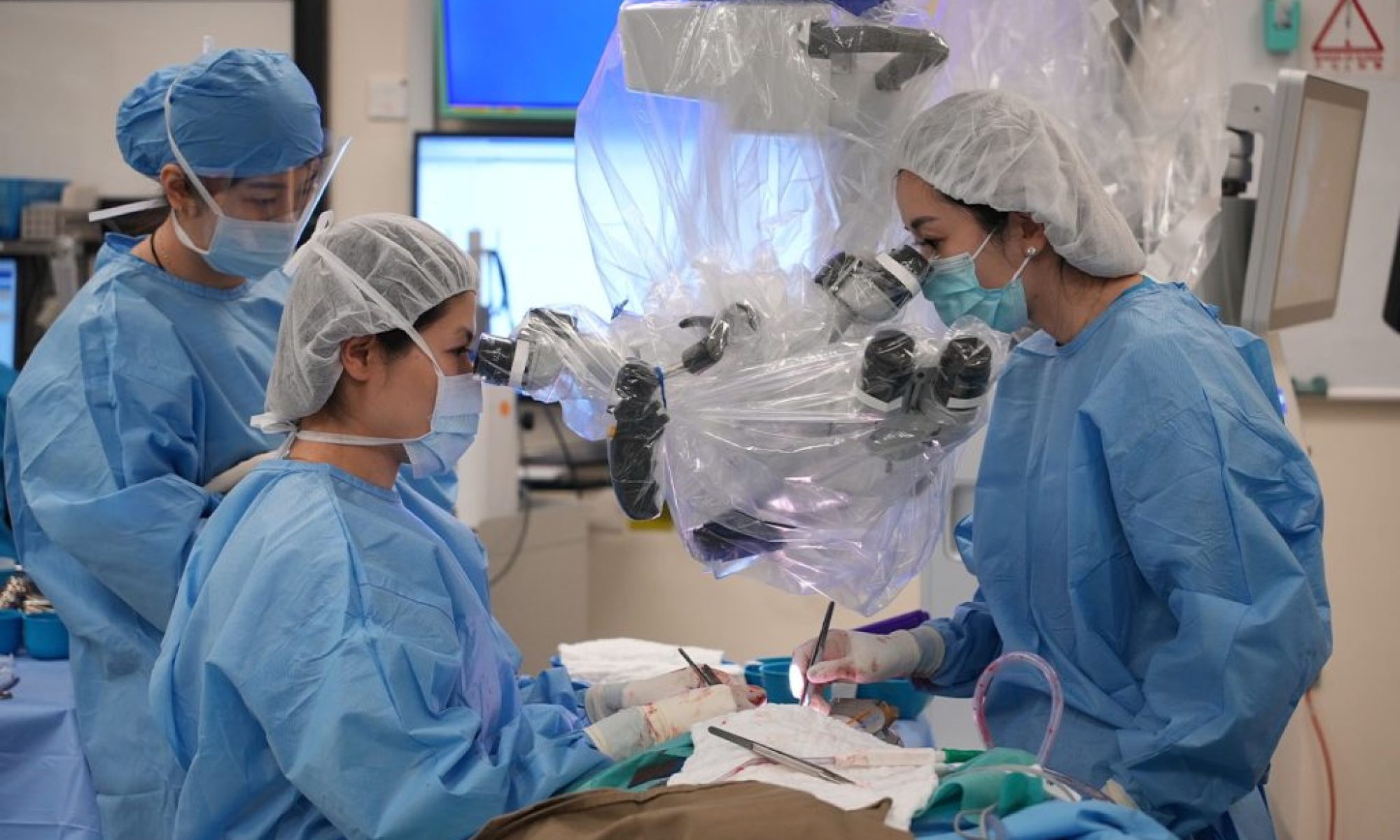 HKU surgeons perform robot-assisted liver transplant with zero complications
