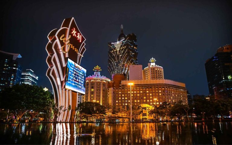 Macao’s gross gaming revenue hits 18.52 billion patacas in June, down 12.1 percent year-on-year