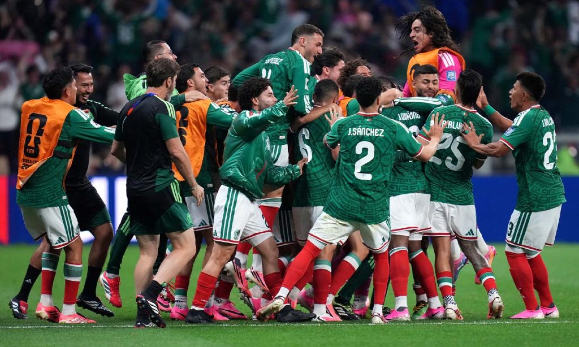 Mexico end 40-year World Cup knockout wait with 2-0 win over Ecuador