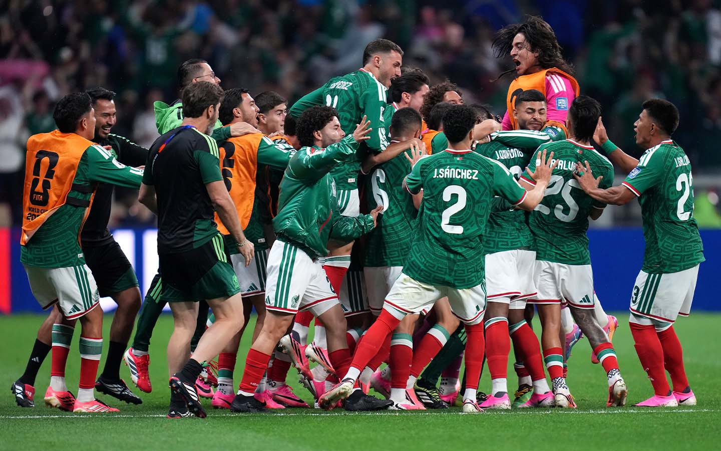 Mexico end 40-year World Cup knockout wait with 2-0 win over Ecuador
