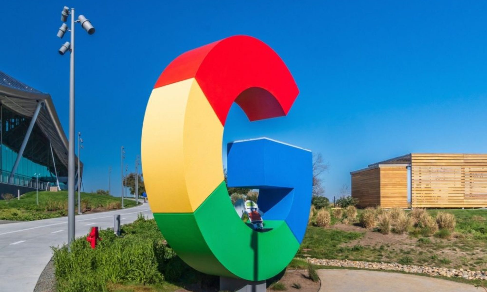 Google strengthens trans-Atlantic infrastructure with new Portugal-US cable