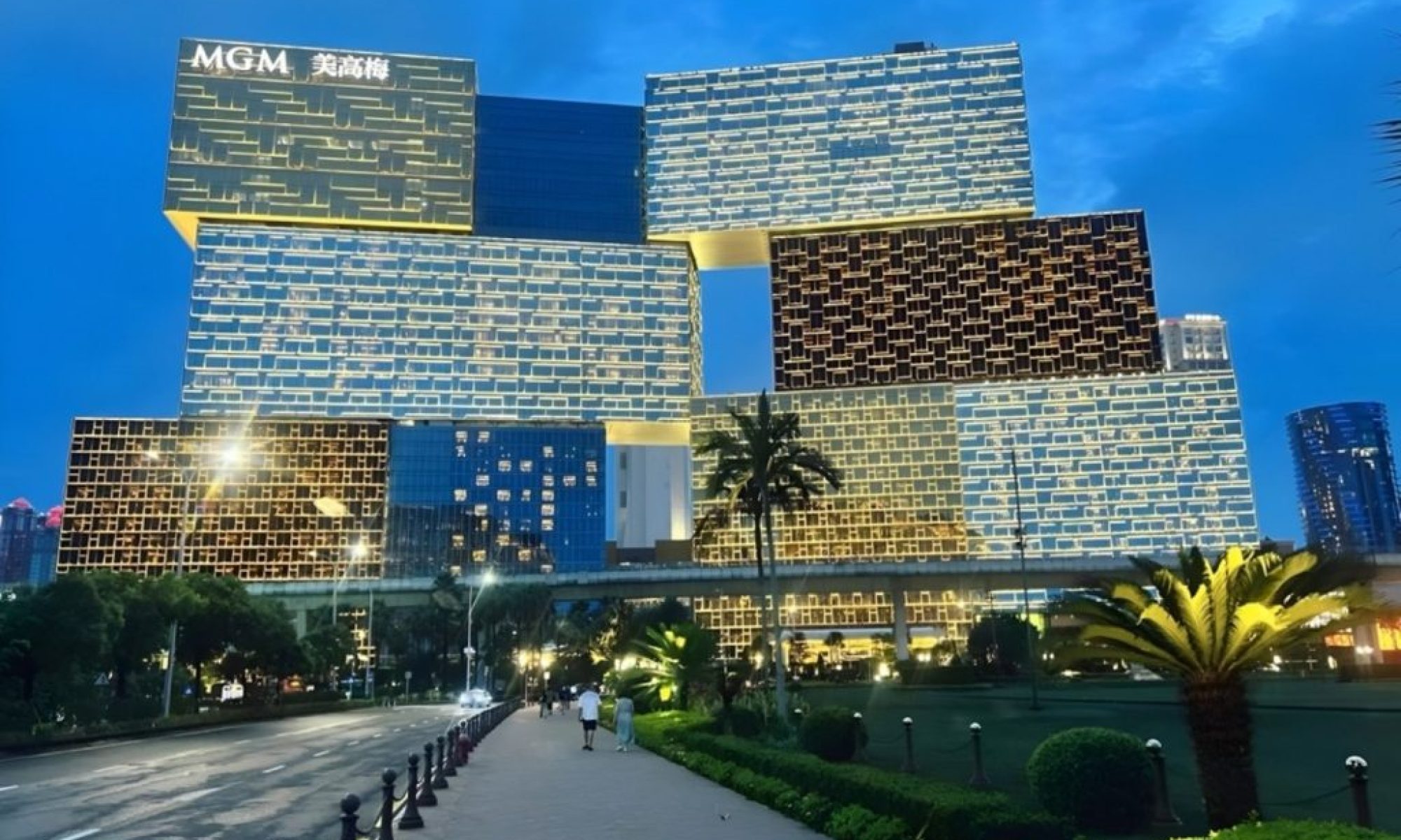 MGM China reports unaudited first-half revenue growth of 4 percent