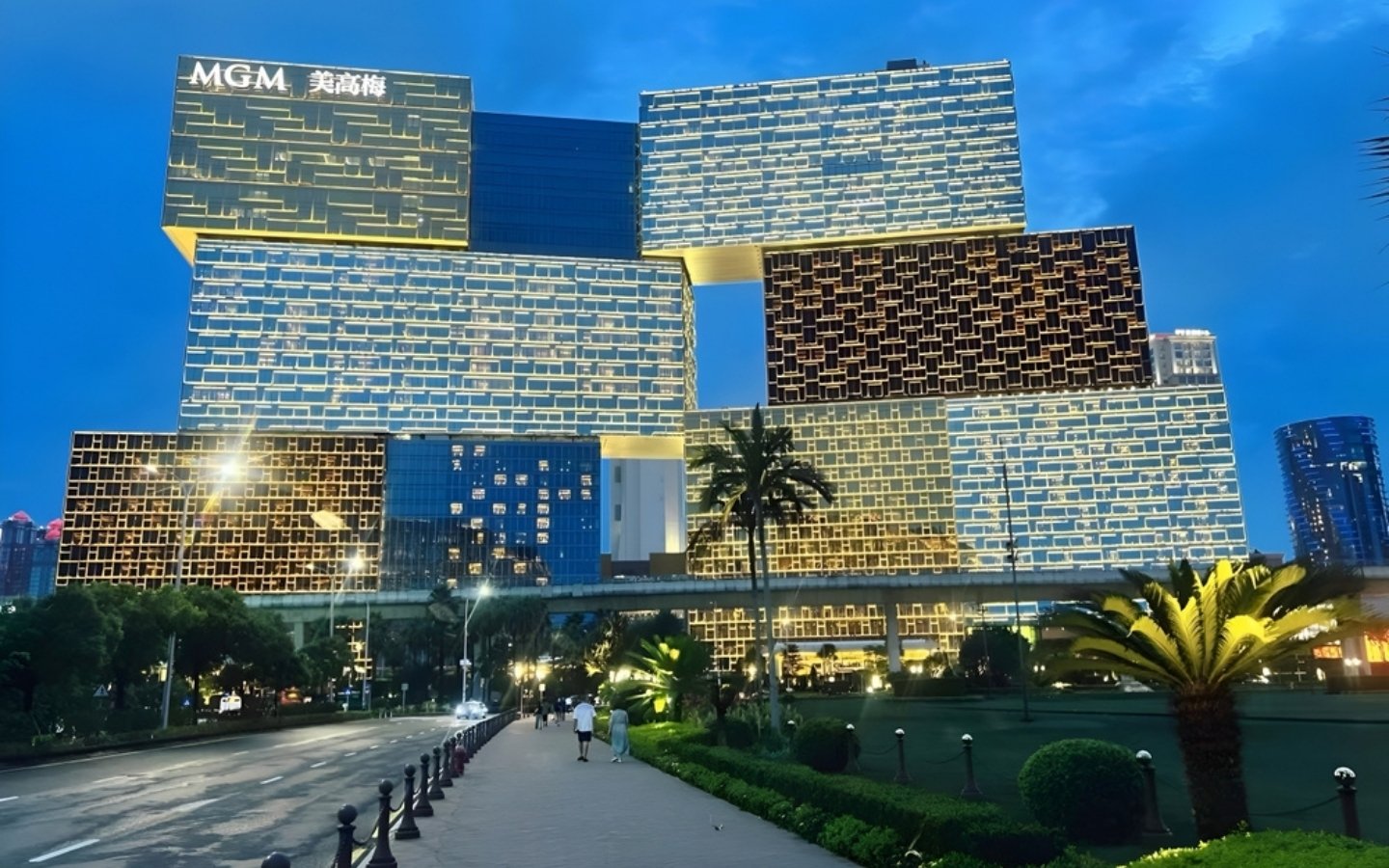 MGM China reports unaudited first-half revenue growth of 4 percent