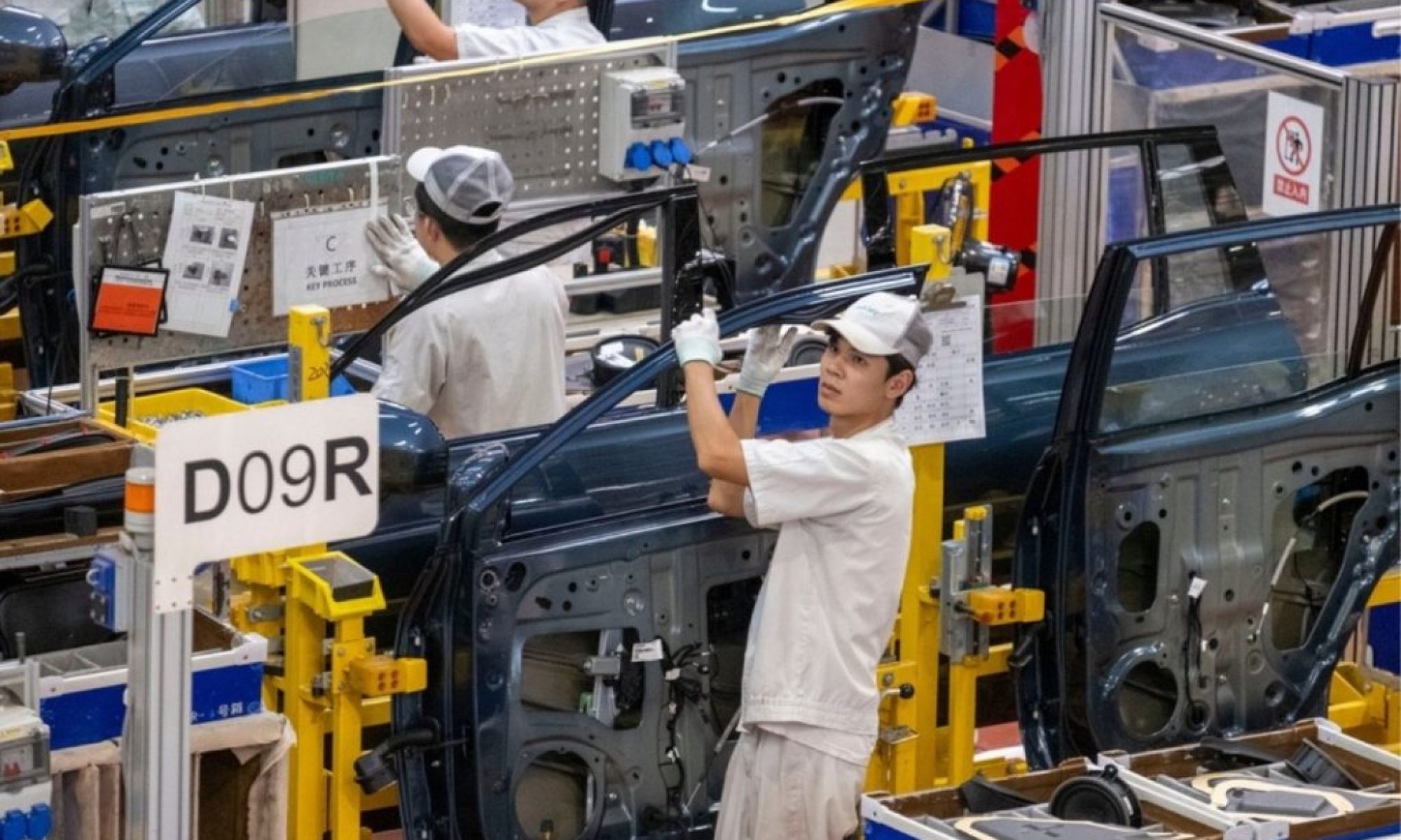 China’s factory activity experiences July contraction