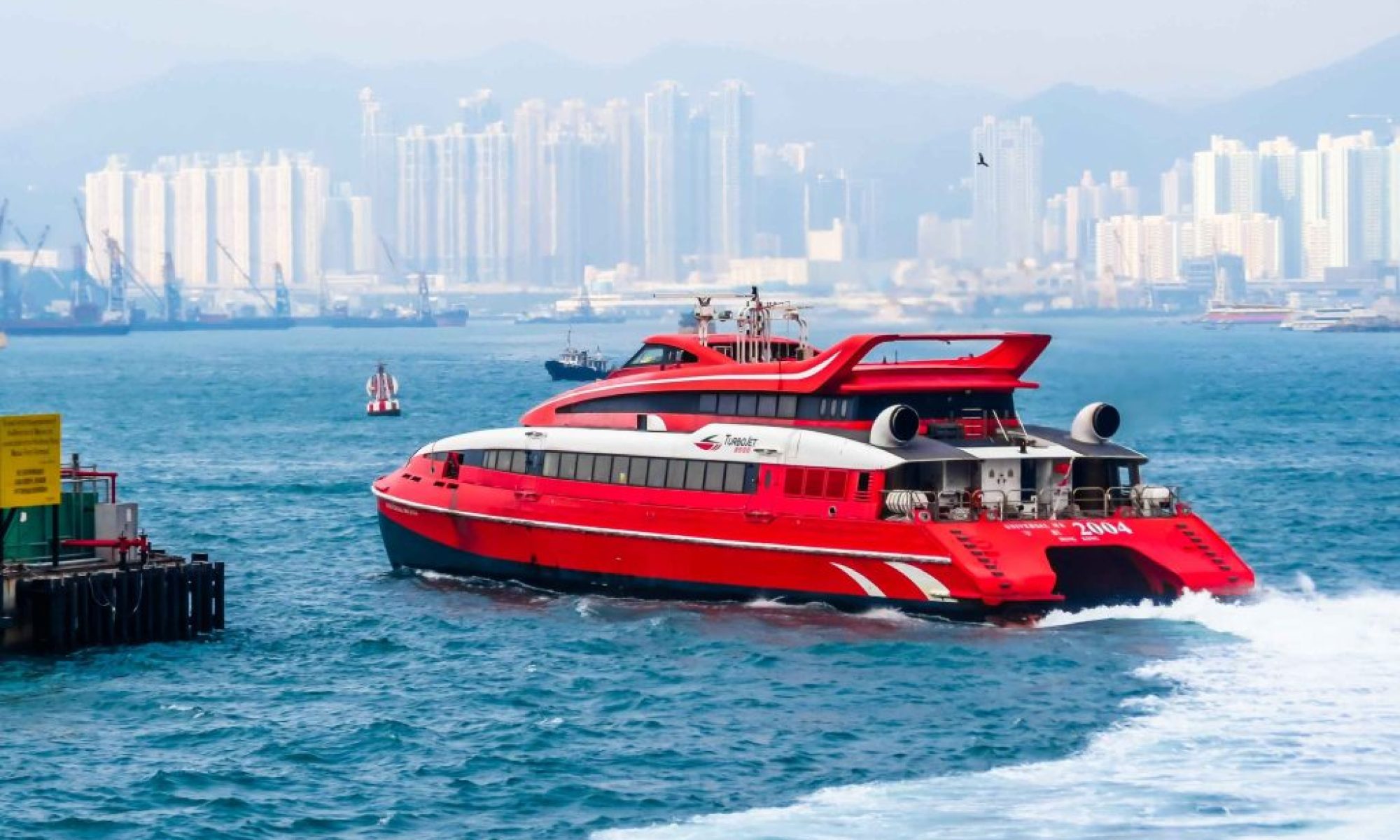 Fewer people are taking the Macao ferry: passenger numbers drop 8.2 percent in 2025