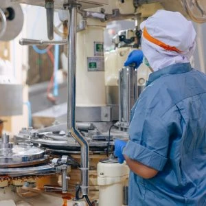 China manufacturing PMI edges higher as industrial sector shows resilience in August