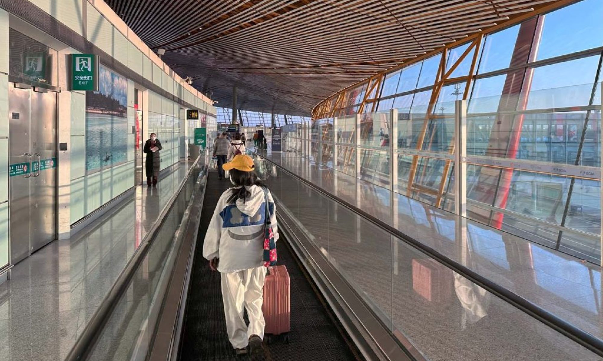 China border crossings surge in third quarter amid foreign tourism boom