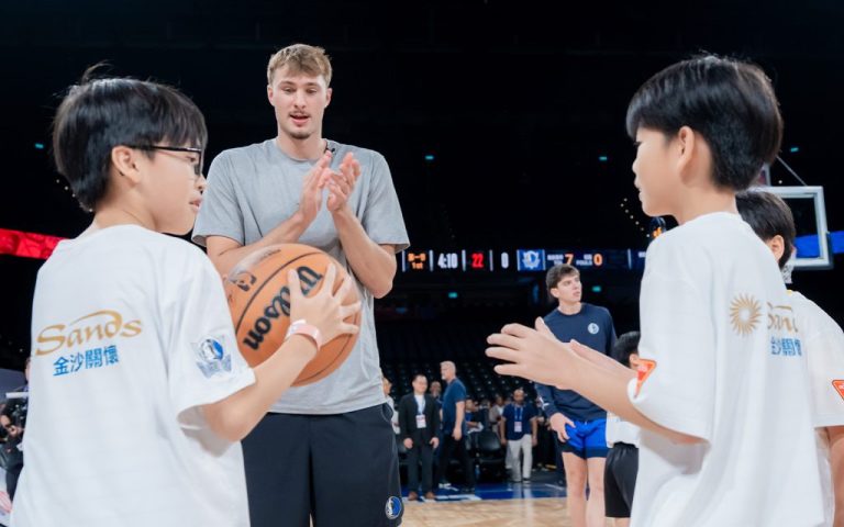 Mavericks and Rockets open the NBA China Games in Macao